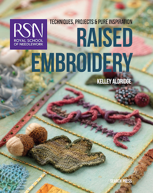 photo: livre RSN Raised Embroidery 
